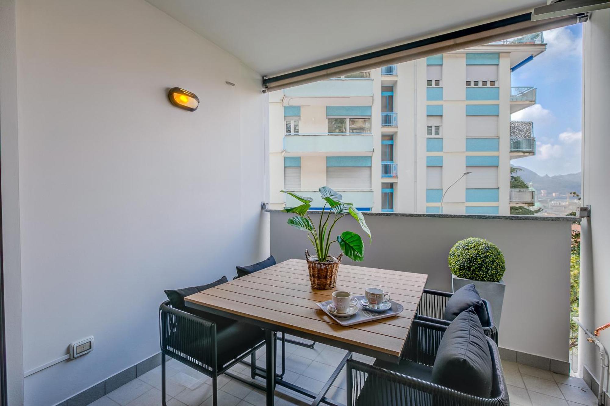 Emma'S Apartment - Cathedral View โกโม ภายนอก รูปภาพ