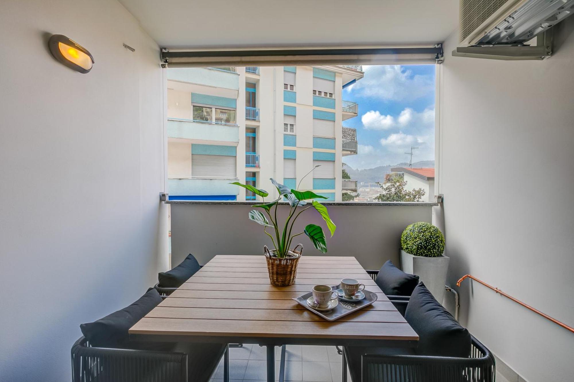 Emma'S Apartment - Cathedral View โกโม ภายนอก รูปภาพ